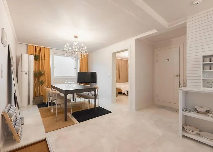 Triple Metro Station Area House *