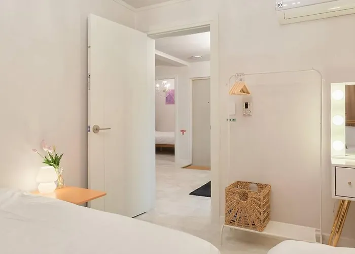Triple Metro Station Area House * Seúl