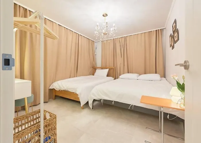 Triple Metro Station Area House Villa